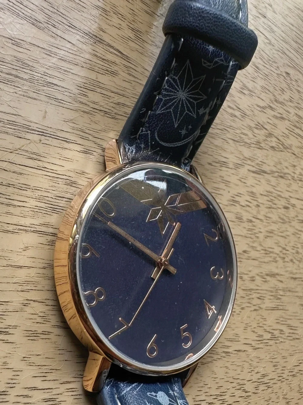 Comics Captain Marvel Watch Women's Dress Unisex Rose Gold Color